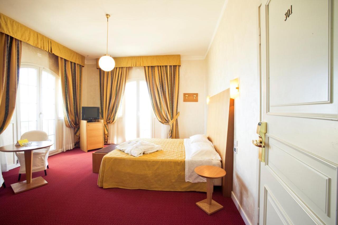 Grand Hotel